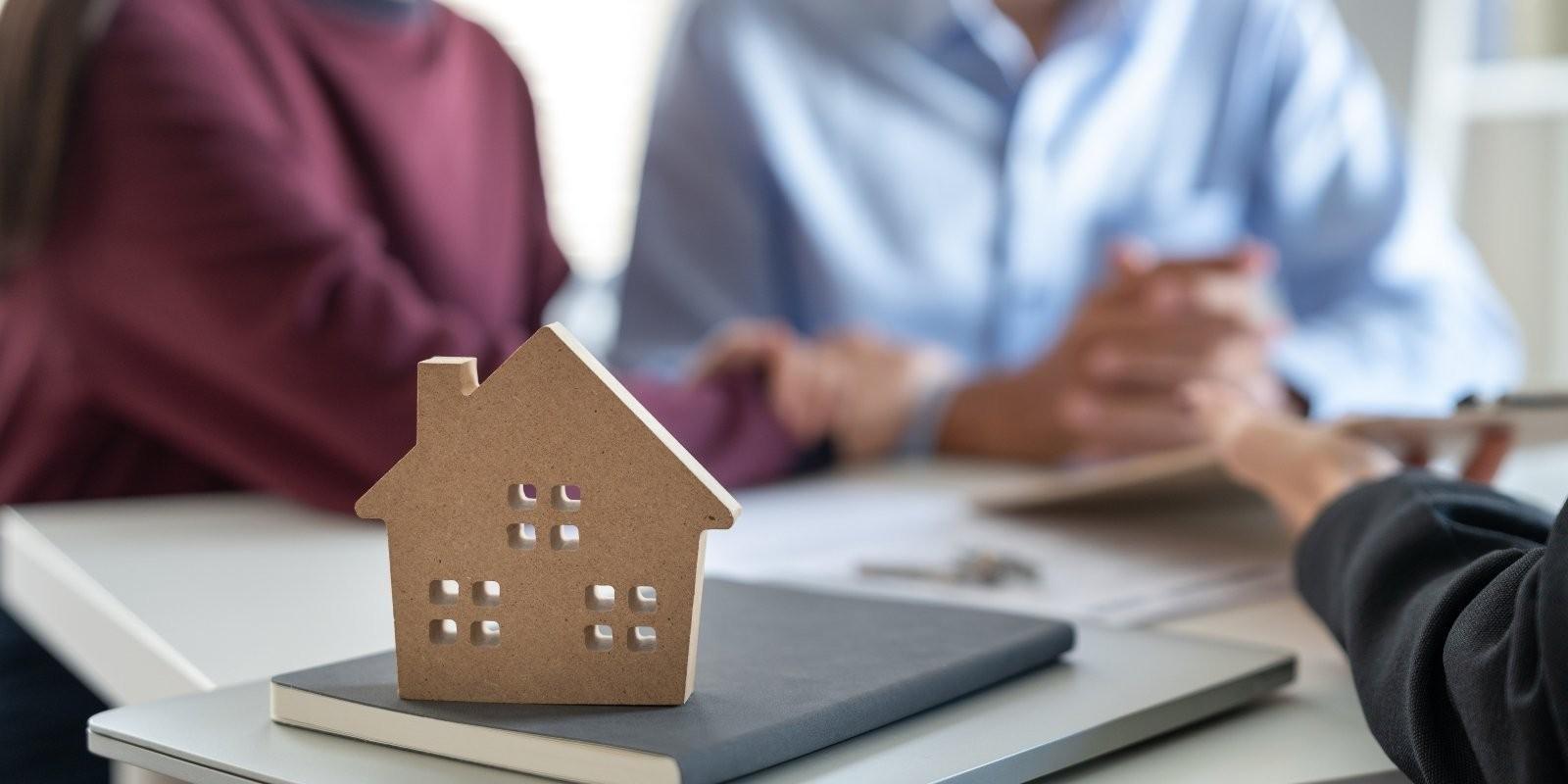 Dferencia entre abogado inmobiliario y promotor 