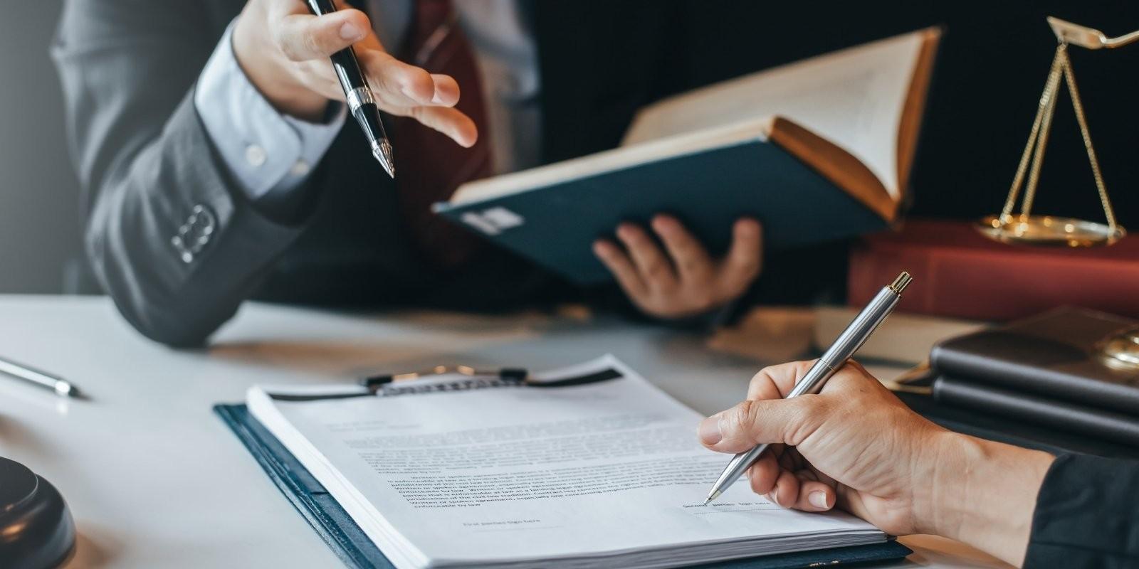 Firmar Contrato Inmobiliario desde el Extranjero en RD: Riesgos y Asesoría Legal